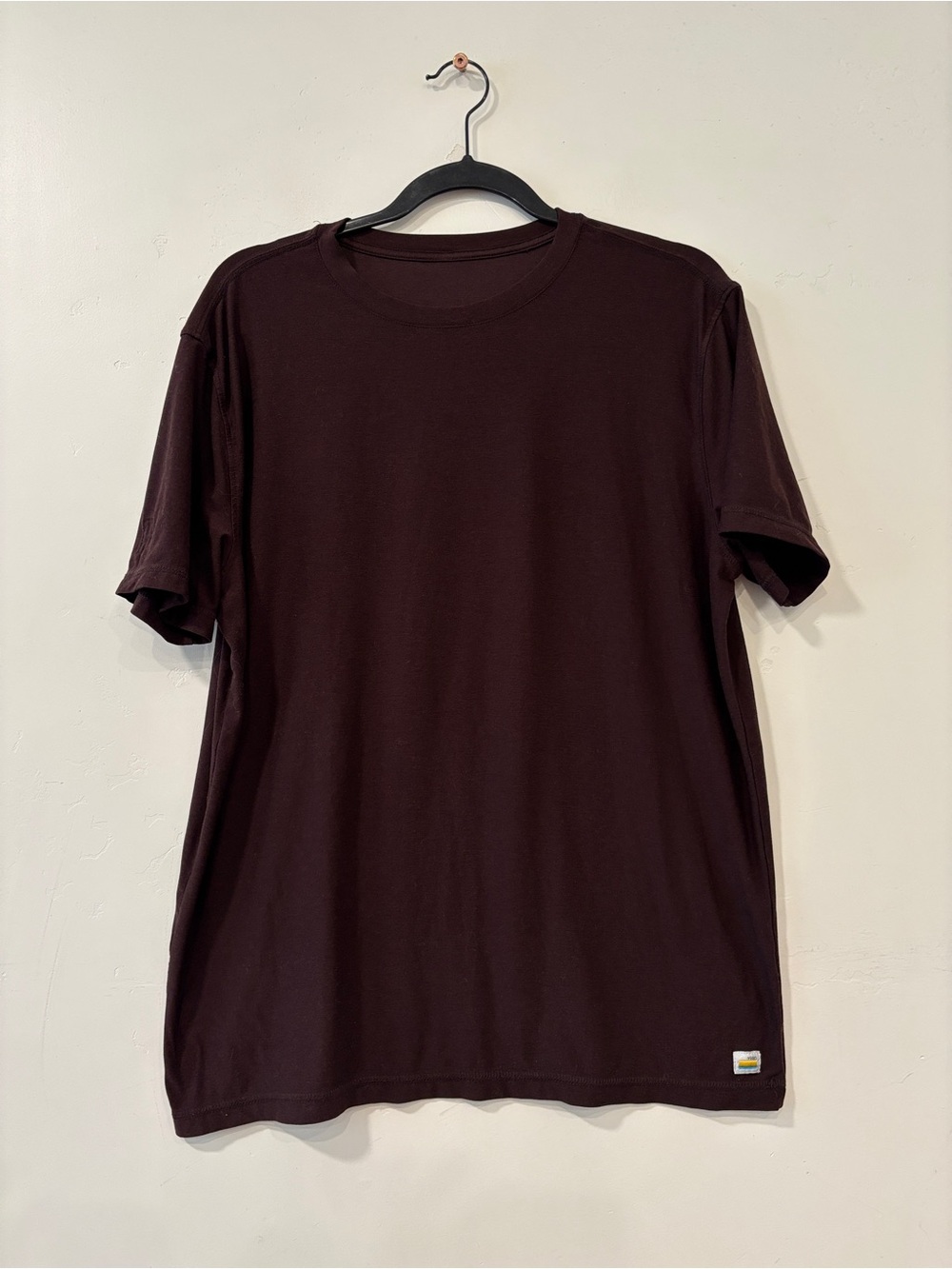 Vuori Strato Tech Tee Mens Large Burgundy Heather Performance Shirt V126